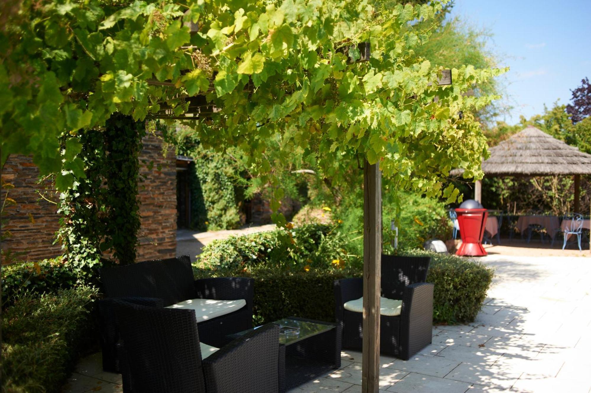 מלון אבריל Logis Domaine Du Moulin Cavier מראה חיצוני תמונה